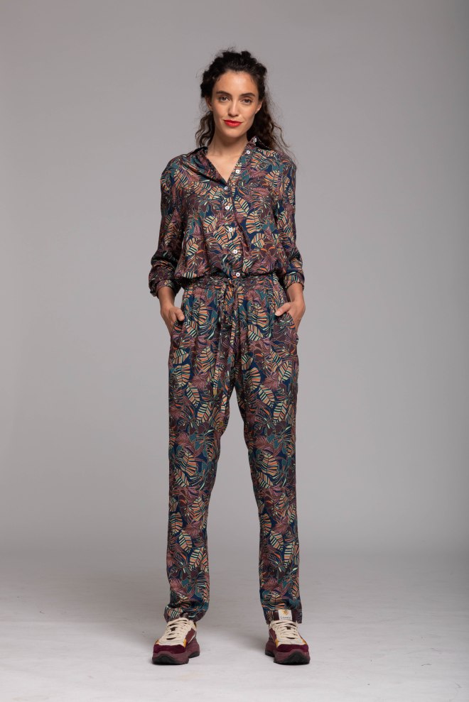 rene-blouse-en-ellie-trousers-leaf